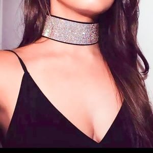 Beautiful sparkly chocker adjustable